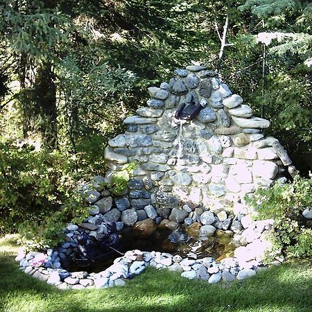 Redwood Meadows Bed And Breakfast Bragg Creek Eksteriør bilde