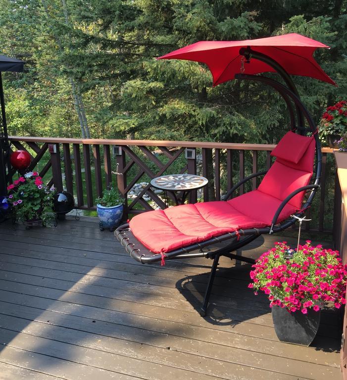 Redwood Meadows Bed And Breakfast Bragg Creek Eksteriør bilde