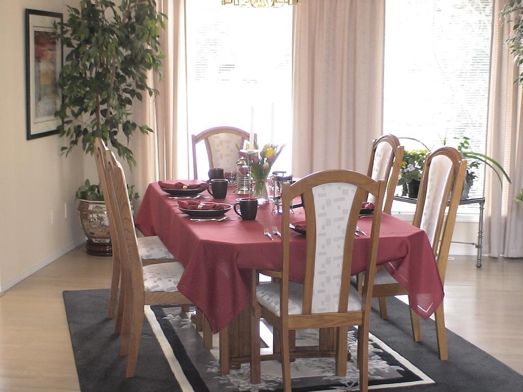 Redwood Meadows Bed And Breakfast Bragg Creek Eksteriør bilde