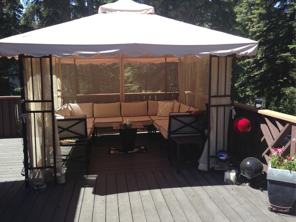 Redwood Meadows Bed And Breakfast Bragg Creek Eksteriør bilde