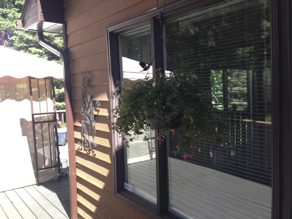 Redwood Meadows Bed And Breakfast Bragg Creek Eksteriør bilde